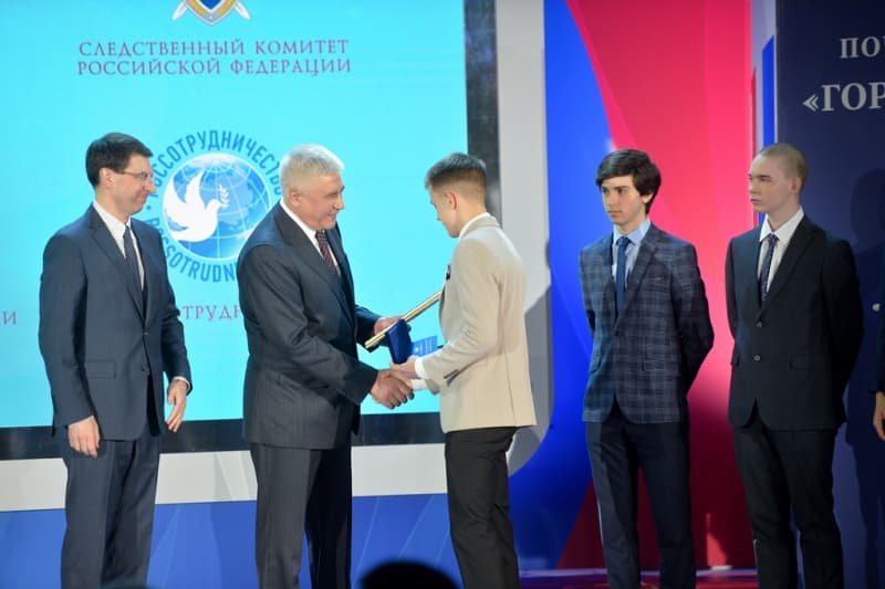 Владимир Колокольцев поздравил лауреатов  Всероссийской общественно- государственной инициативы «Горячее сердце»