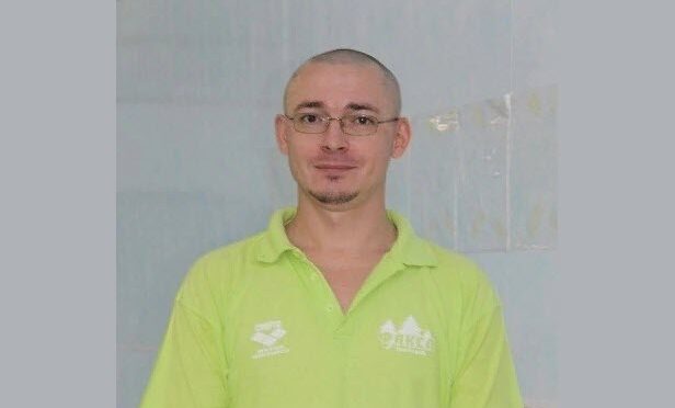 Отделение плавание “Факела” сообщило, что мобилизовали их работника, тренера по плаванию Игоря Чернова: