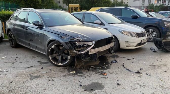 В Екатеринбурге полиция с применением оружия задержала лихача на Porsche Cayenne